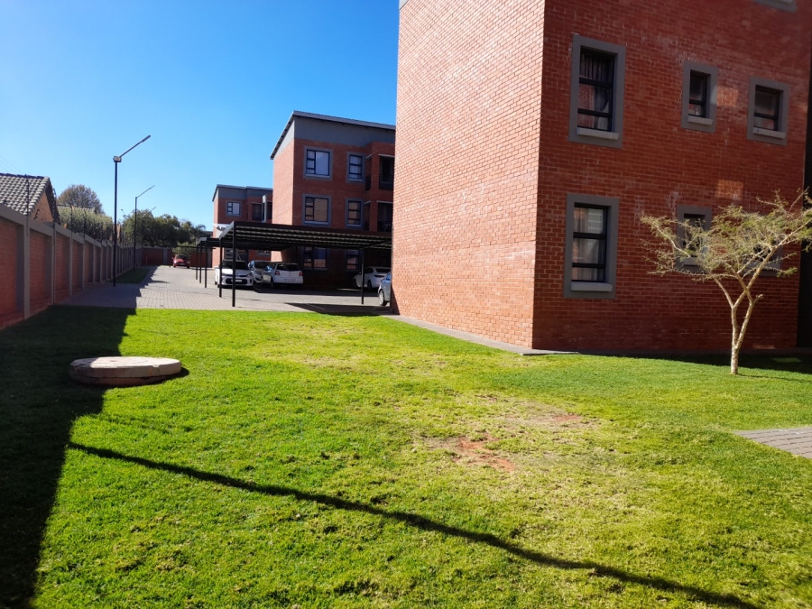 To Let 2 Bedroom Property for Rent in Witpoortjie Gauteng