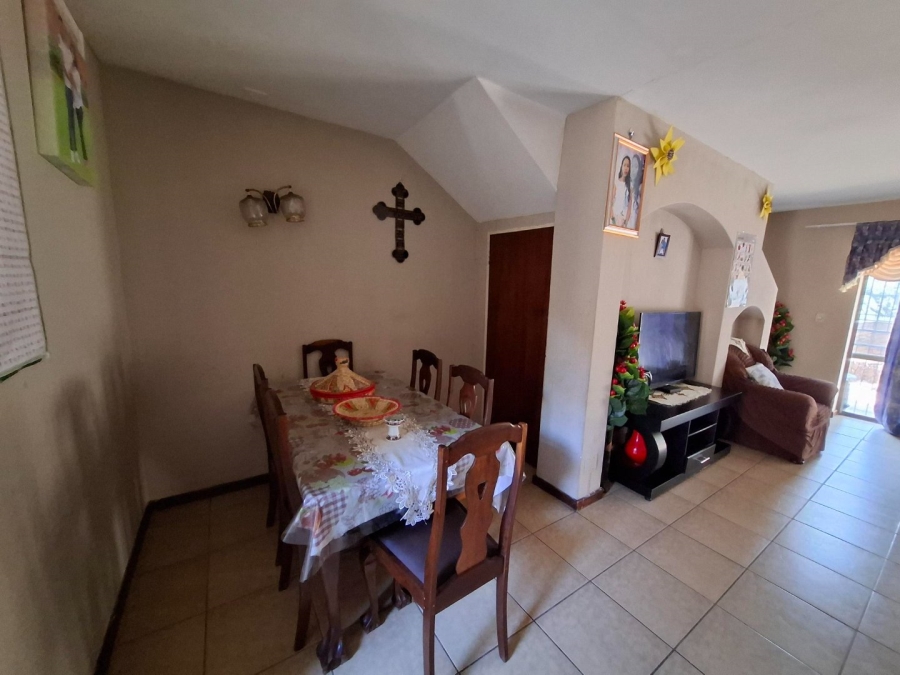 2 Bedroom Property for Sale in Muckleneuk Gauteng
