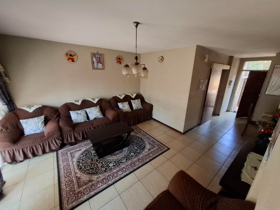 2 Bedroom Property for Sale in Muckleneuk Gauteng