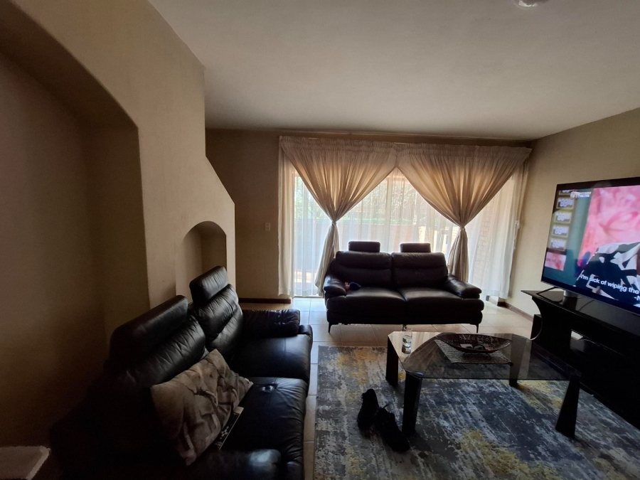 2 Bedroom Property for Sale in Muckleneuk Gauteng