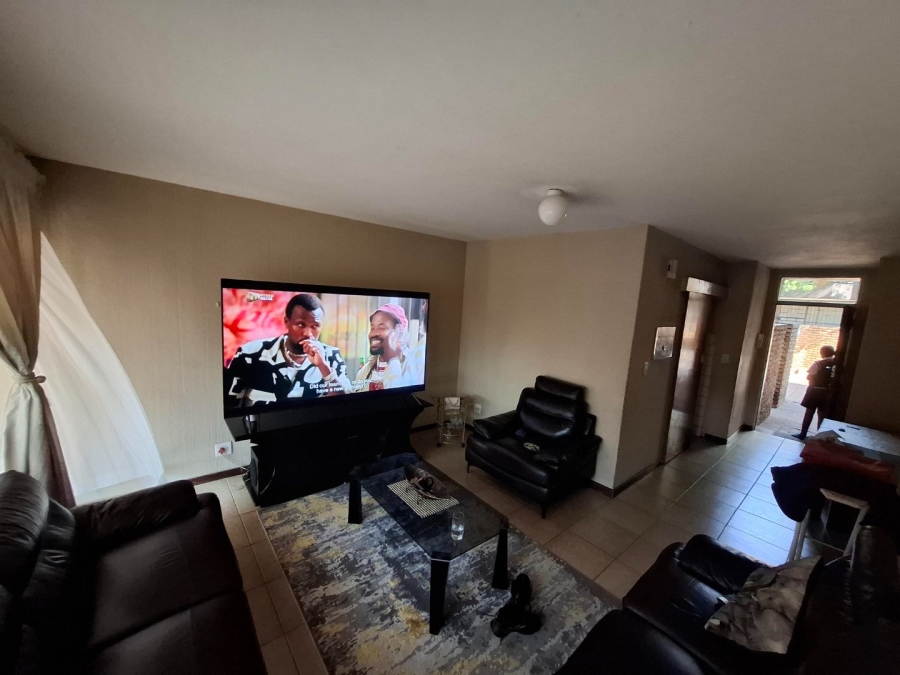 2 Bedroom Property for Sale in Muckleneuk Gauteng