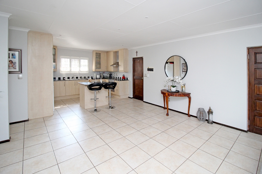 2 Bedroom Property for Sale in Broadacres Gauteng