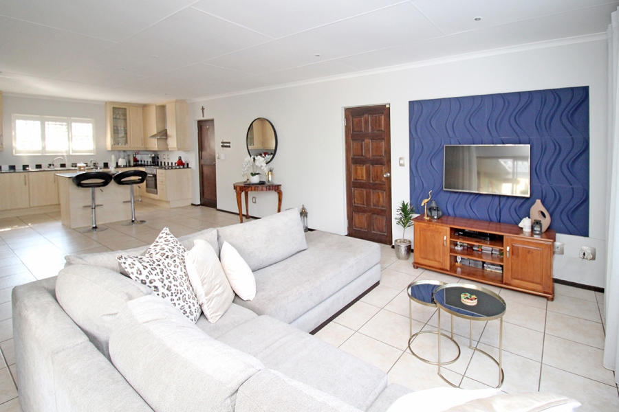 2 Bedroom Property for Sale in Broadacres Gauteng