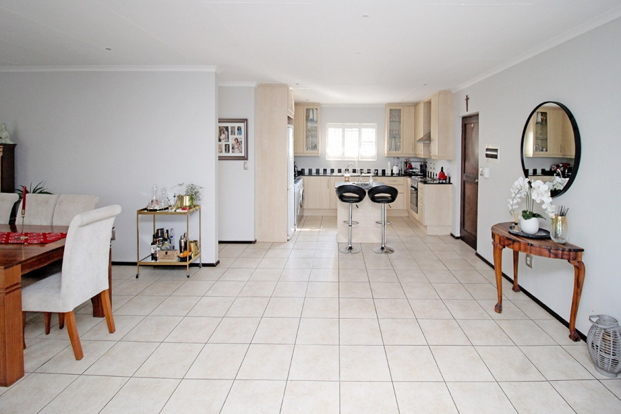 2 Bedroom Property for Sale in Broadacres Gauteng