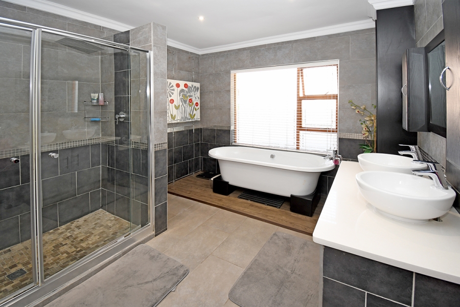 4 Bedroom Property for Sale in Bryanston Gauteng