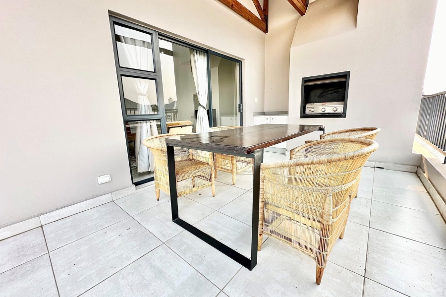 To Let 2 Bedroom Property for Rent in The Polofields Gauteng