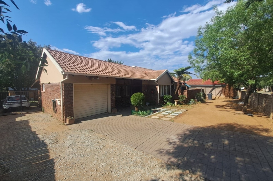 3 Bedroom Property for Sale in The Reeds Gauteng