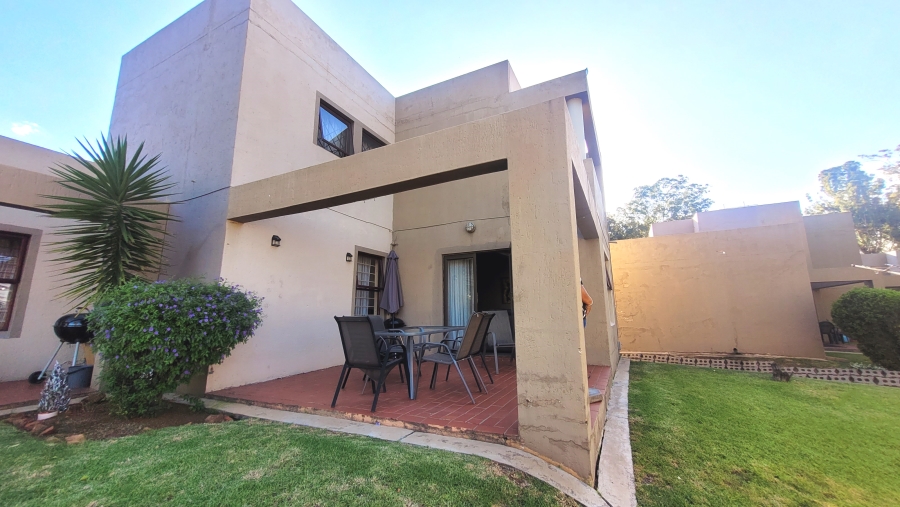 To Let 3 Bedroom Property for Rent in New Market Gauteng