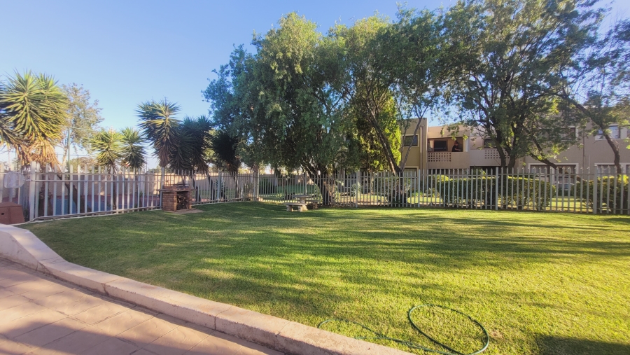 To Let 3 Bedroom Property for Rent in New Market Gauteng