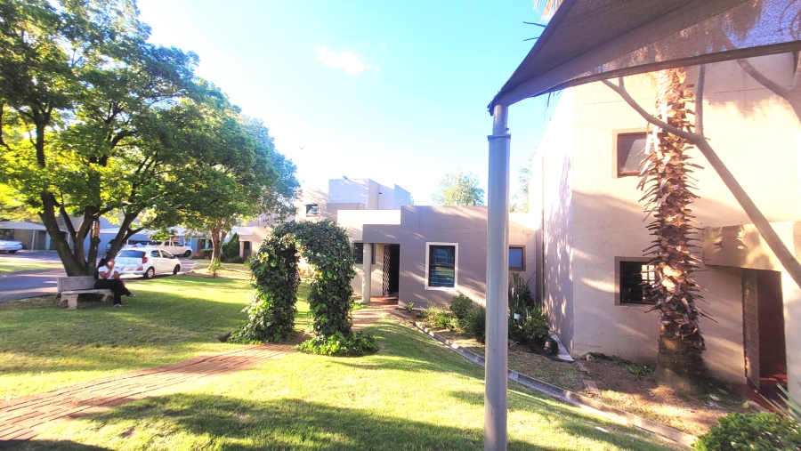 To Let 3 Bedroom Property for Rent in New Market Gauteng