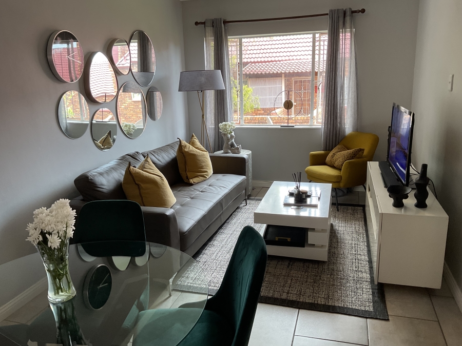 2 Bedroom Property for Sale in Zwartkop Gauteng