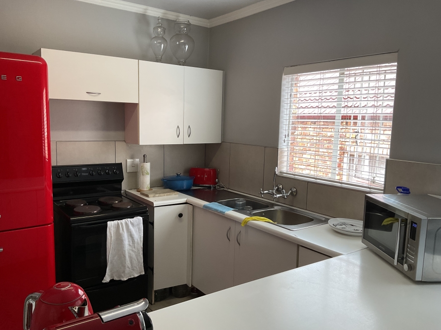 2 Bedroom Property for Sale in Zwartkop Gauteng