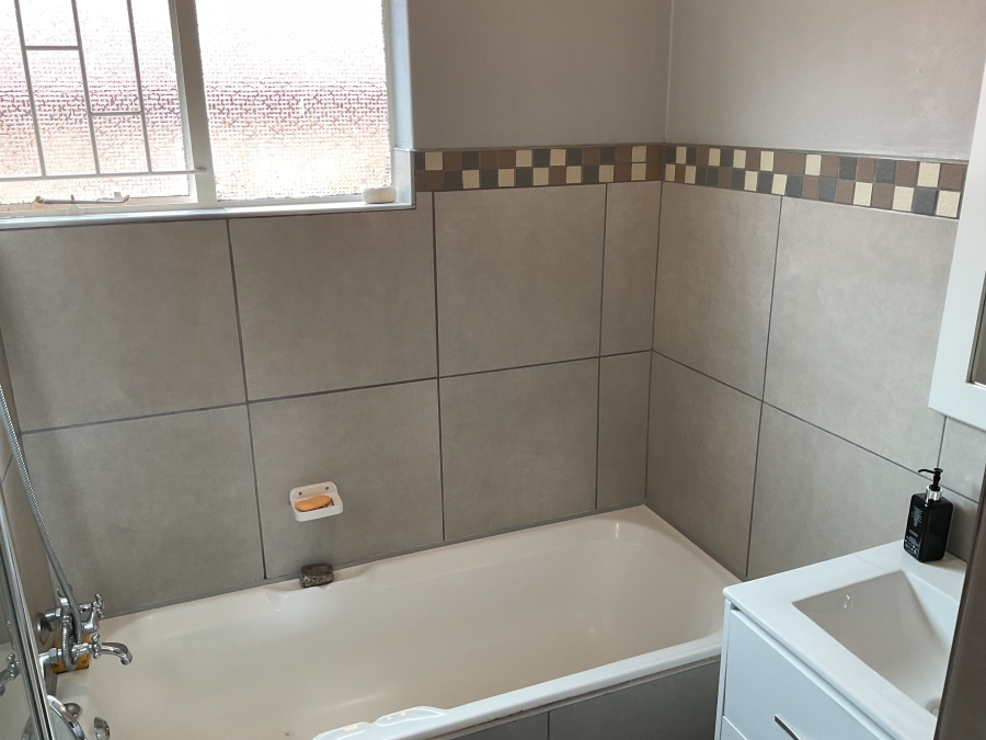 2 Bedroom Property for Sale in Zwartkop Gauteng