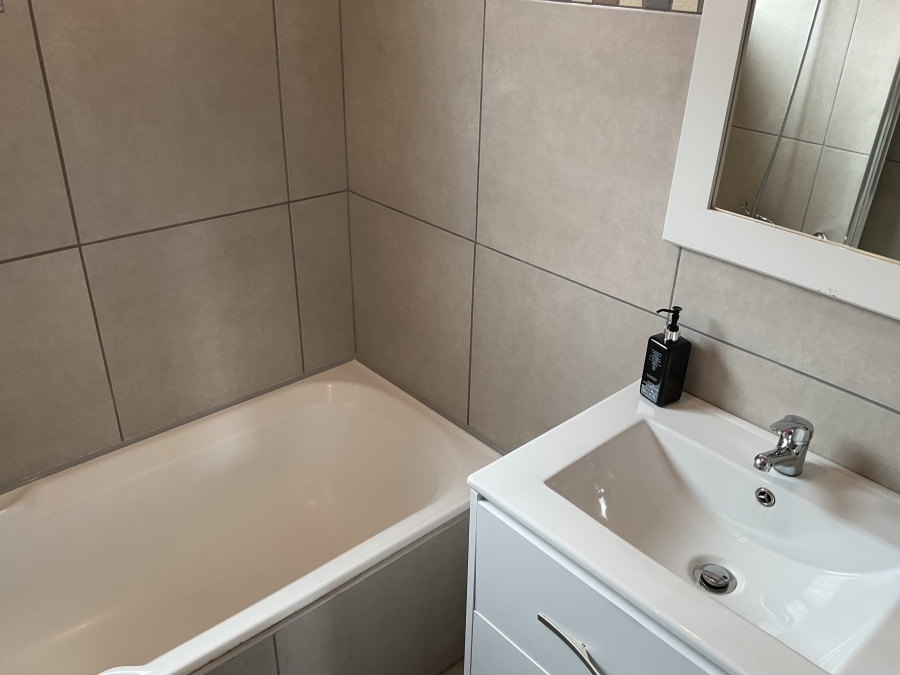 2 Bedroom Property for Sale in Zwartkop Gauteng