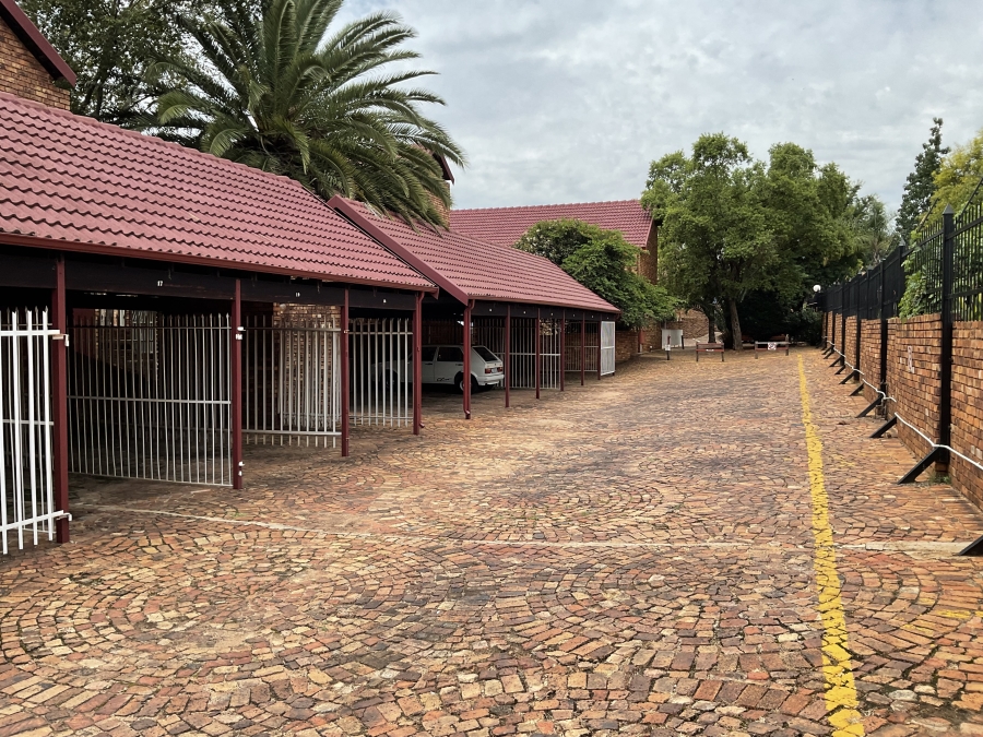 2 Bedroom Property for Sale in Zwartkop Gauteng