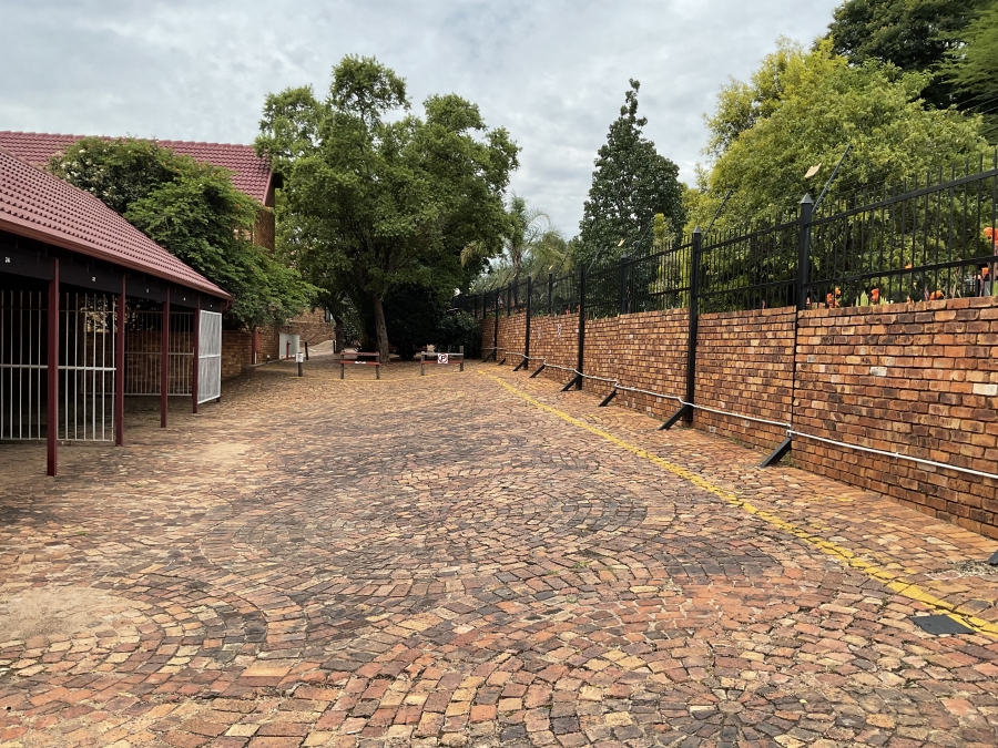 2 Bedroom Property for Sale in Zwartkop Gauteng