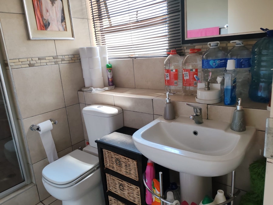 1 Bedroom Property for Sale in Sunninghill Gauteng