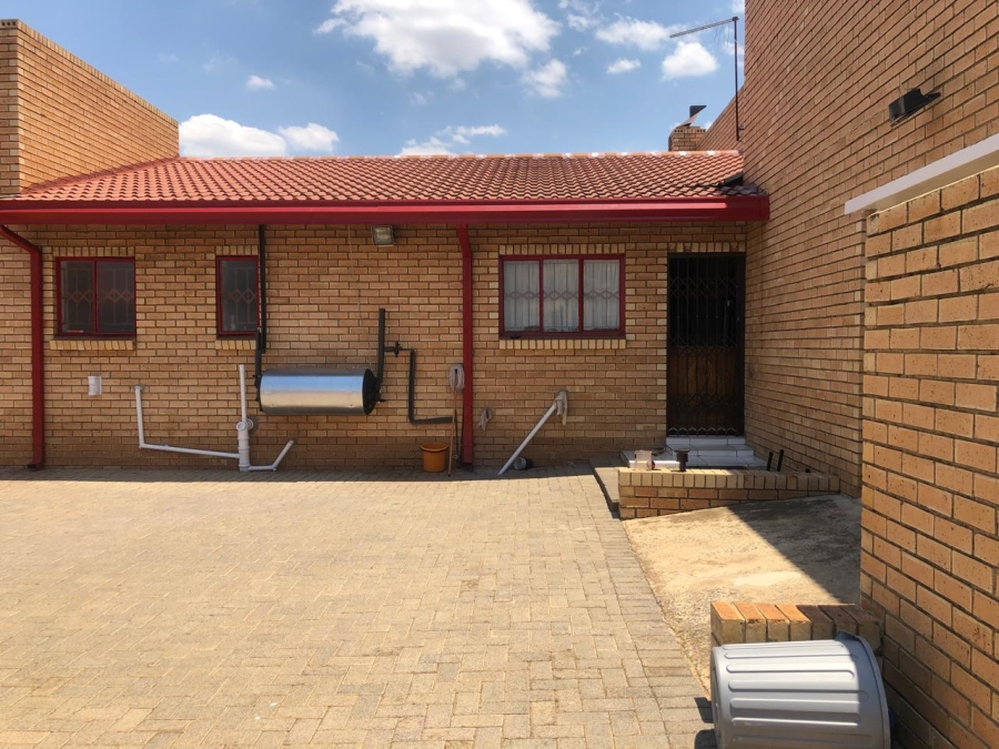 4 Bedroom Property for Sale in Meyerton Park Gauteng