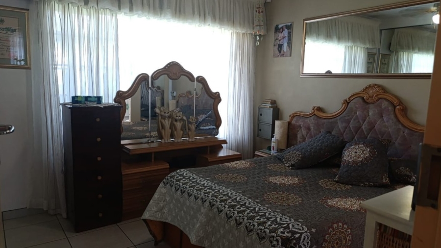 3 Bedroom Property for Sale in Brackendowns Gauteng