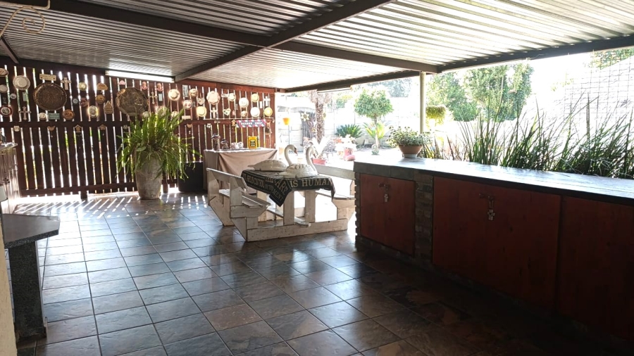 3 Bedroom Property for Sale in Brackendowns Gauteng