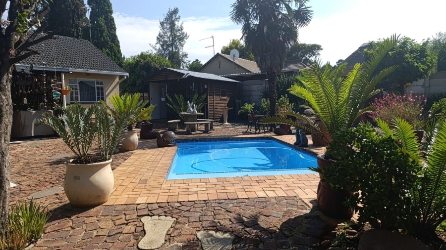 3 Bedroom Property for Sale in Brackendowns Gauteng