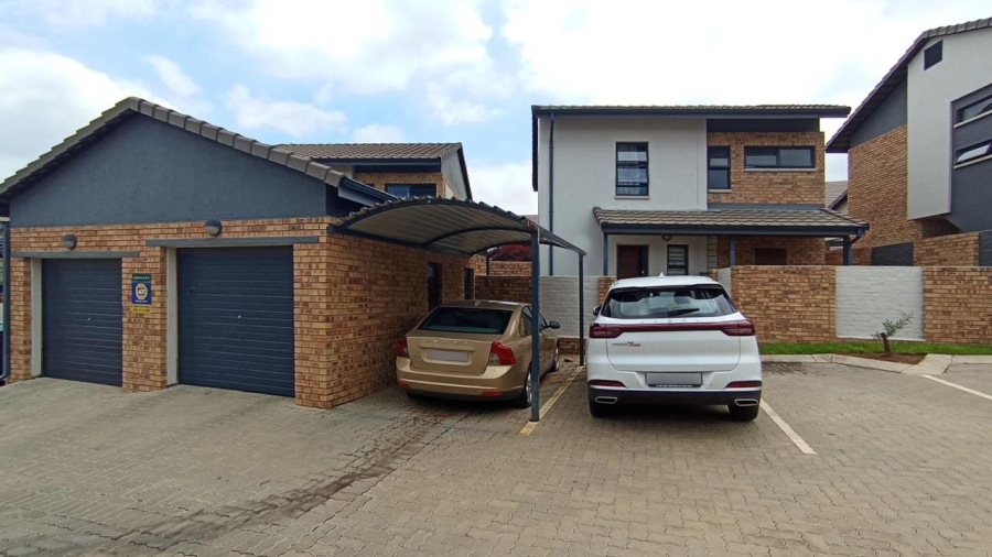 3 Bedroom Property for Sale in Amberfield Gauteng