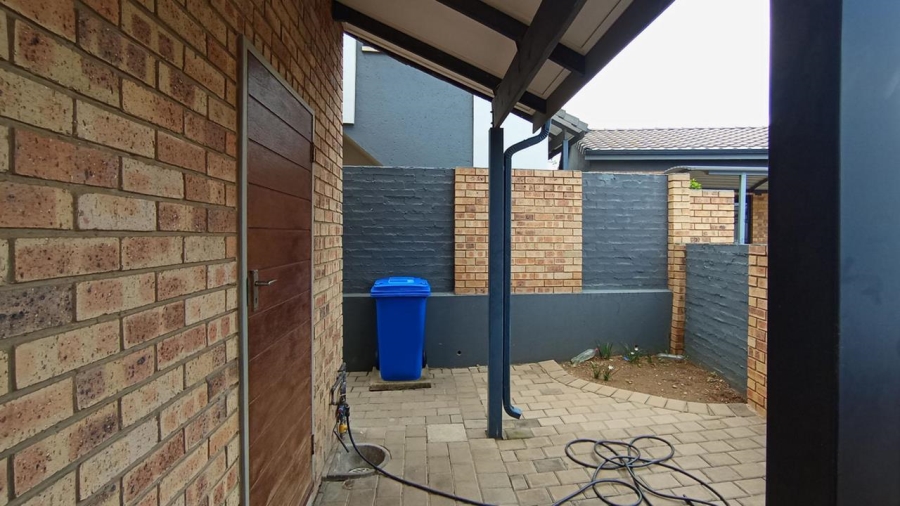 3 Bedroom Property for Sale in Amberfield Gauteng