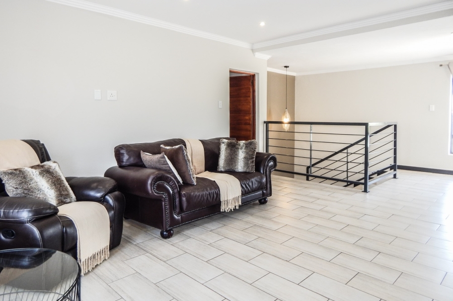 4 Bedroom Property for Sale in Copperleaf Estate Gauteng