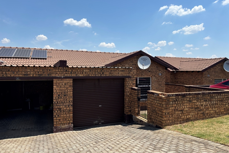 2 Bedroom Property for Sale in Honeypark Gauteng