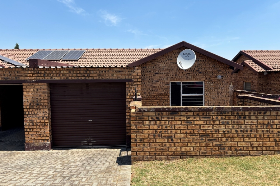 2 Bedroom Property for Sale in Honeypark Gauteng