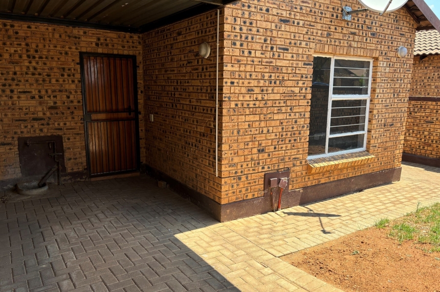 2 Bedroom Property for Sale in Honeypark Gauteng