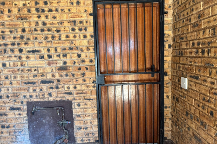 2 Bedroom Property for Sale in Honeypark Gauteng