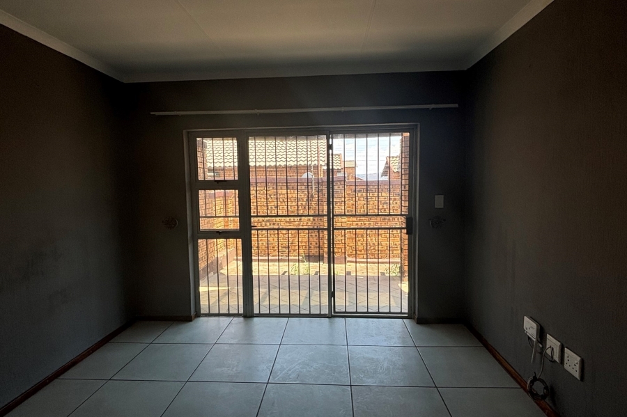 2 Bedroom Property for Sale in Honeypark Gauteng