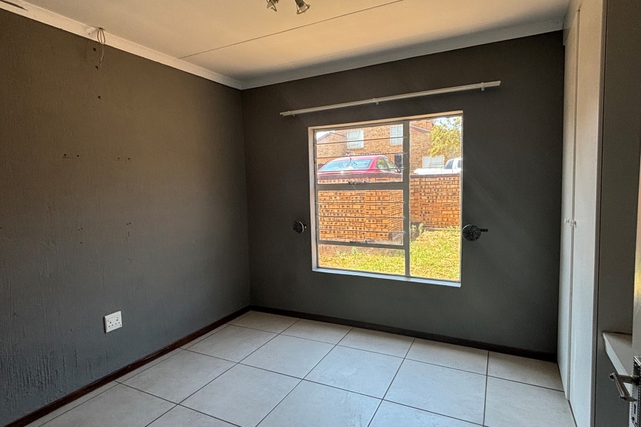 2 Bedroom Property for Sale in Honeypark Gauteng