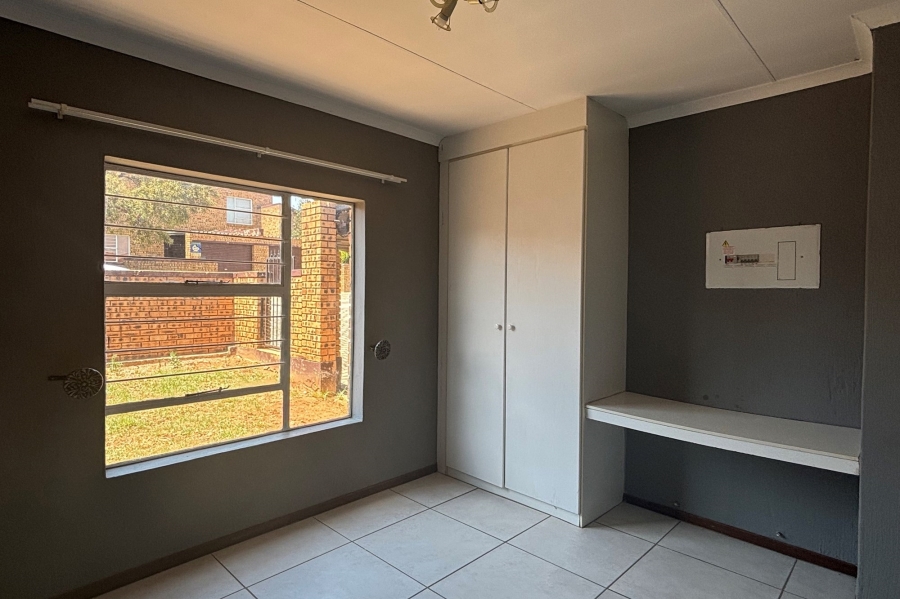 2 Bedroom Property for Sale in Honeypark Gauteng