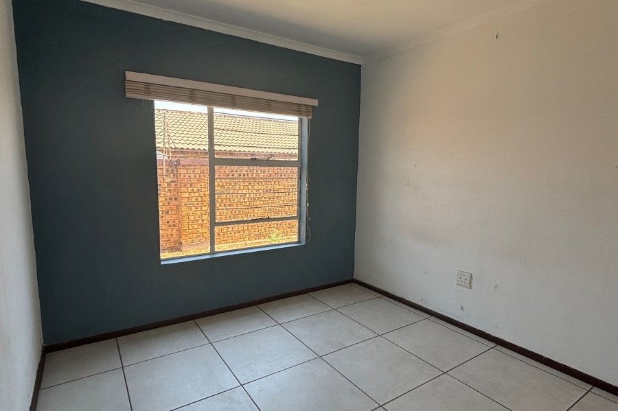 2 Bedroom Property for Sale in Honeypark Gauteng