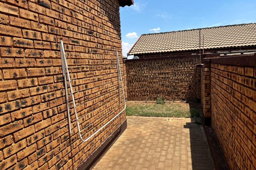 2 Bedroom Property for Sale in Honeypark Gauteng