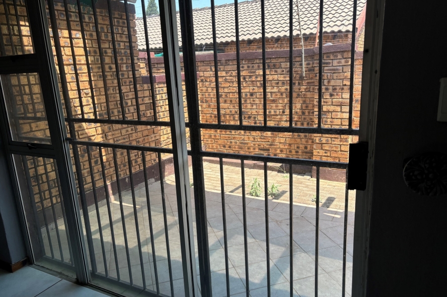 2 Bedroom Property for Sale in Honeypark Gauteng