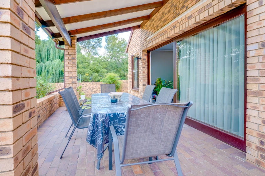 2 Bedroom Property for Sale in Lonehill Gauteng