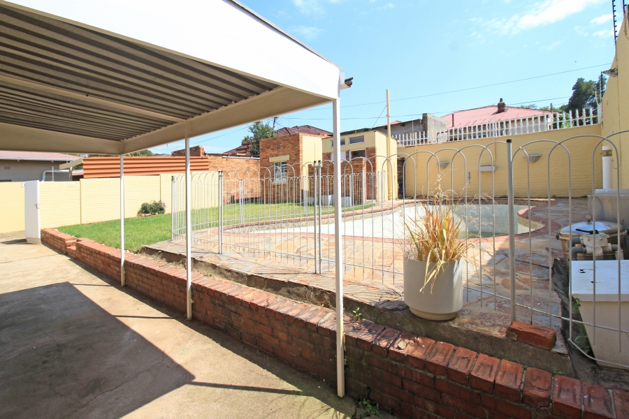 3 Bedroom Property for Sale in Crosby Gauteng