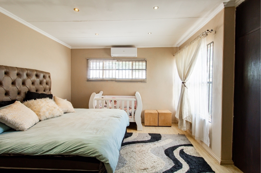 4 Bedroom Property for Sale in Wierda Park Gauteng