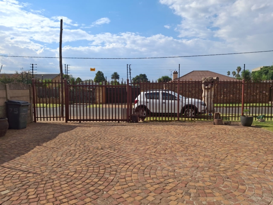 3 Bedroom Property for Sale in Brakpan Central Gauteng