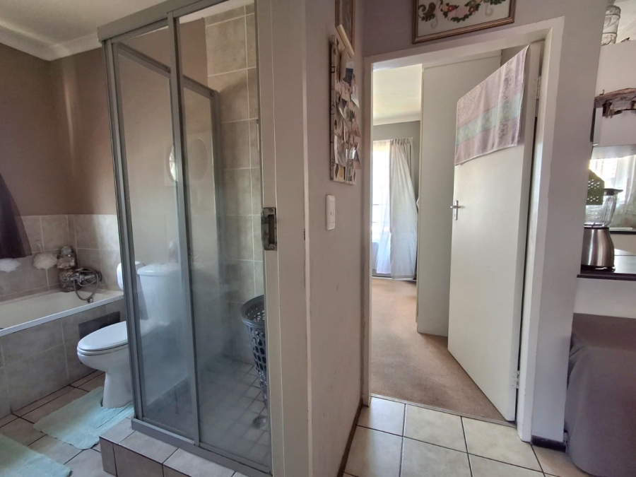 2 Bedroom Property for Sale in Minnebron Gauteng