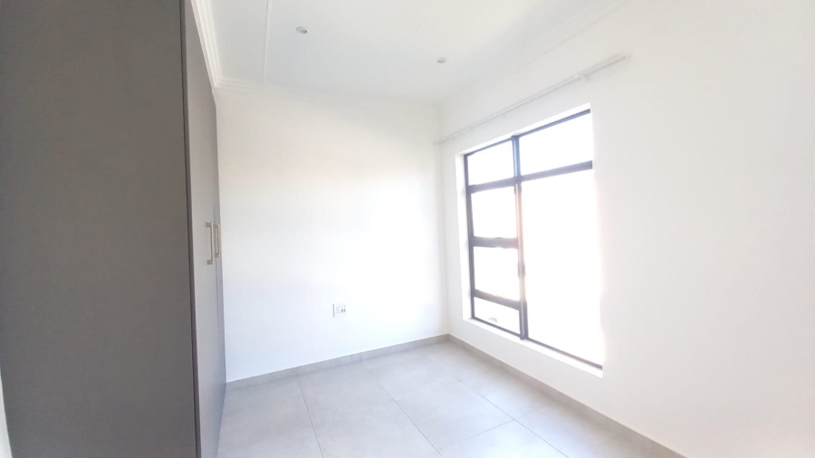 To Let 3 Bedroom Property for Rent in Raceview Gauteng