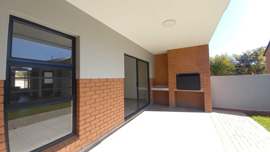 To Let 3 Bedroom Property for Rent in Raceview Gauteng