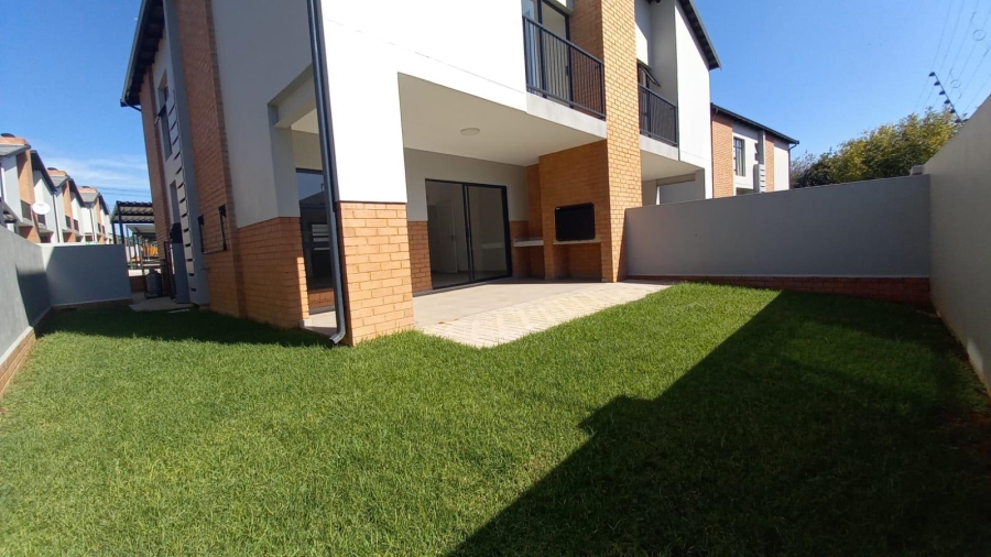 To Let 3 Bedroom Property for Rent in Raceview Gauteng