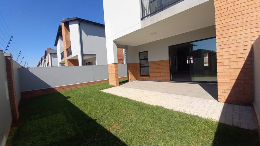 To Let 3 Bedroom Property for Rent in Raceview Gauteng