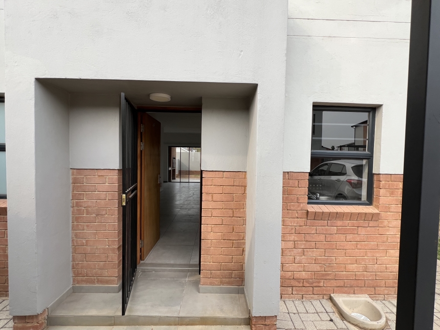 To Let 3 Bedroom Property for Rent in Raceview Gauteng