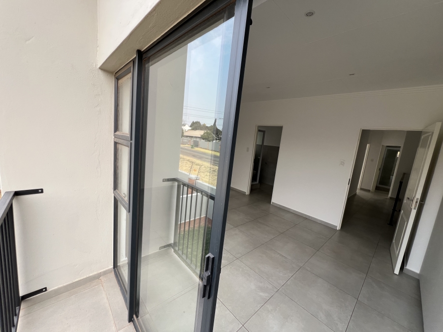 To Let 3 Bedroom Property for Rent in Raceview Gauteng
