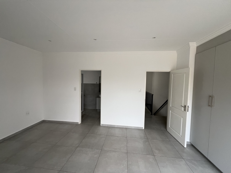 To Let 3 Bedroom Property for Rent in Raceview Gauteng